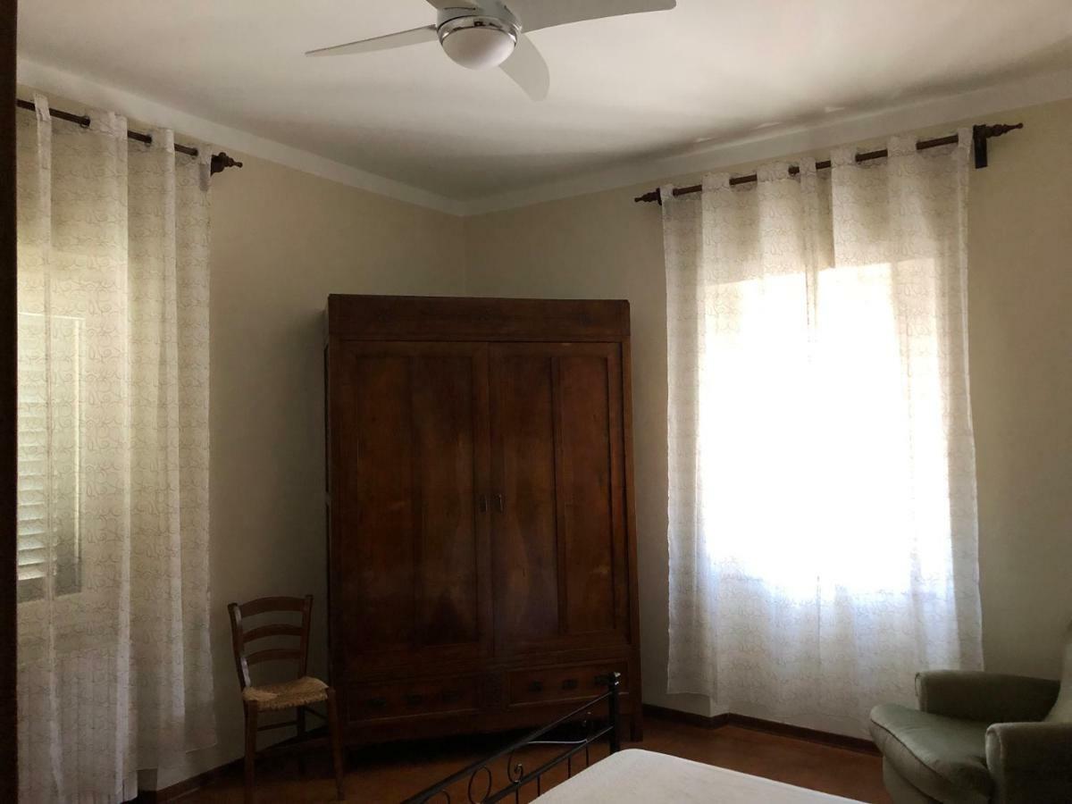 Casa Vacanza Ilia Пеша Екстериор снимка