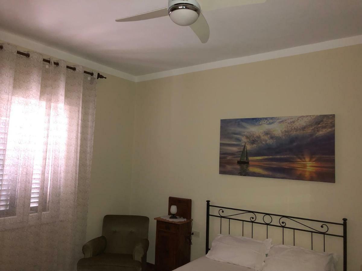Casa Vacanza Ilia Пеша Екстериор снимка